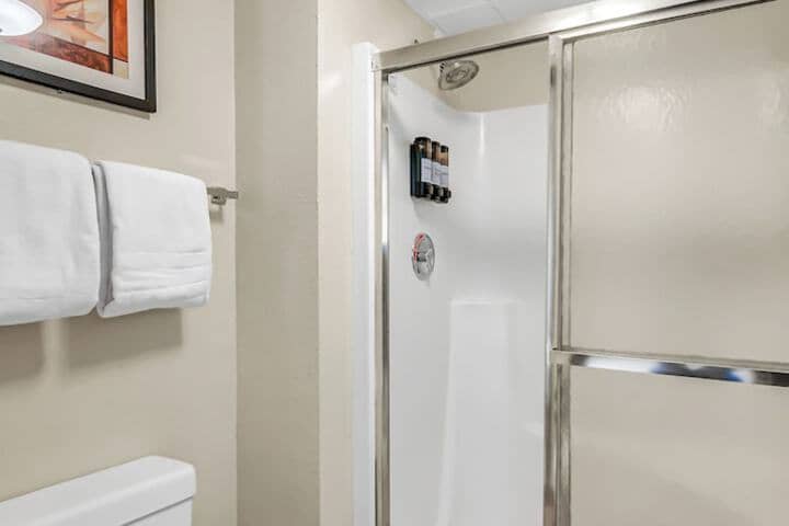 Room 43 of 69