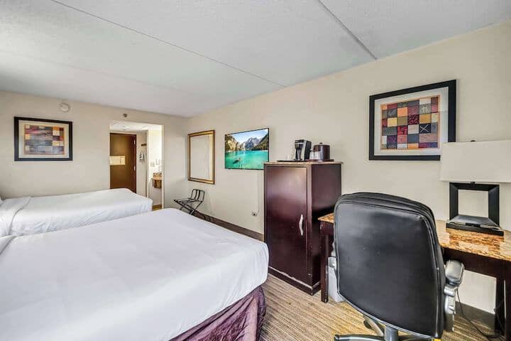Room 28 of 69
