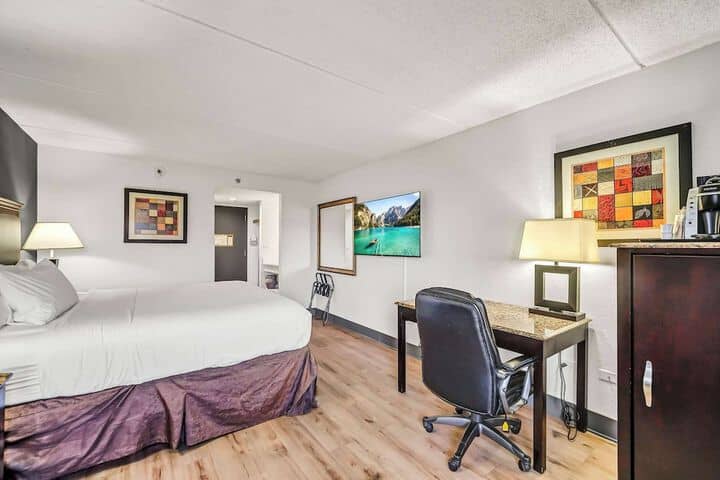 Room 25 of 69
